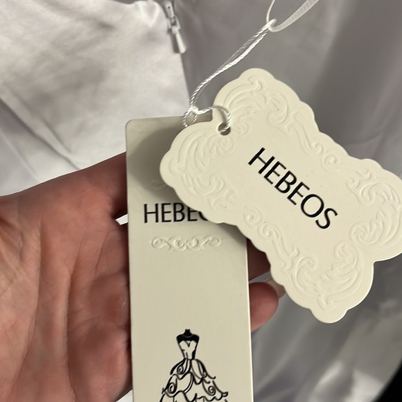 Hebeos white gown-new - Picture 5 of 5